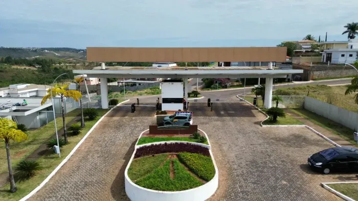 Terreno no quatro estações 600m²