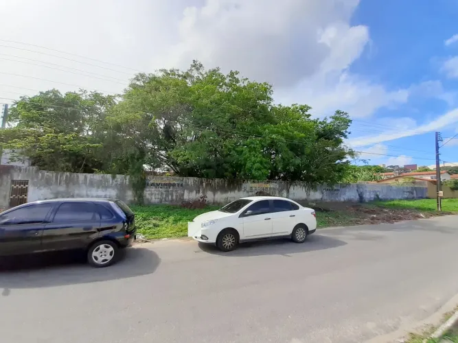 Excelente terreno com área total 50 x 40, localizado na Rua Crisanto Arruda, próximo Arena