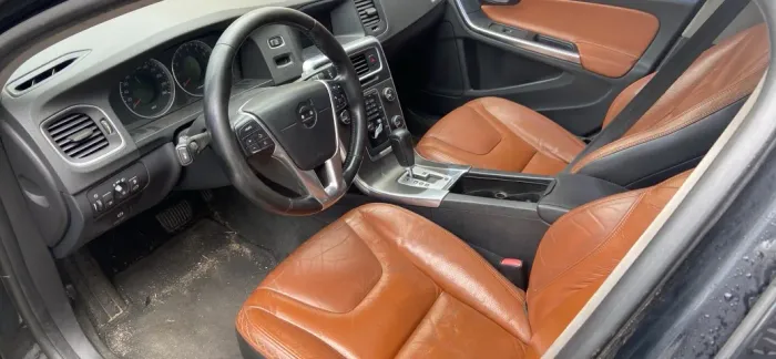 Volvo S60 T-5 2.0 240cv 4P 2012