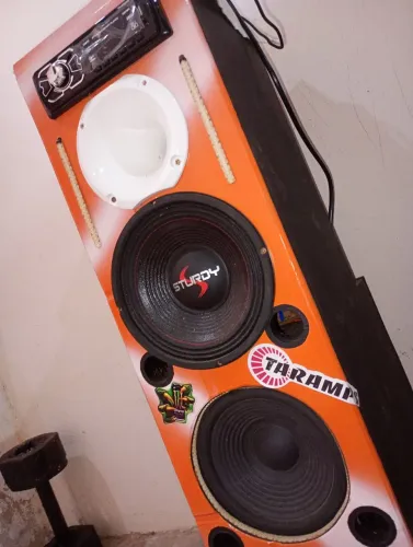 VENDO SOM NOVO 