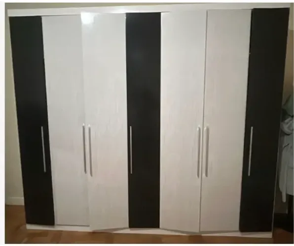 MESA DE JANTAR , CÔMODA DE MADEIRA, GUARDA-ROUPA CASAL 7 