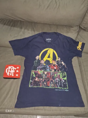 Camisa Avengers Azul