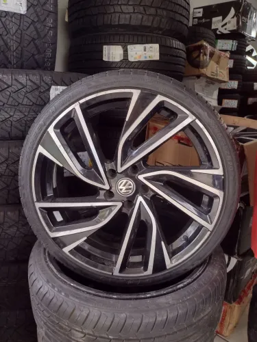 RODAS ARO 20, FURACÃO 5X112, PNEUS 225/35R20.