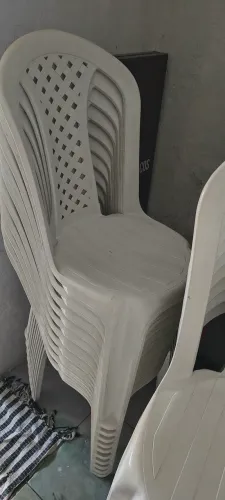 Cadeira de plástico (retirada)