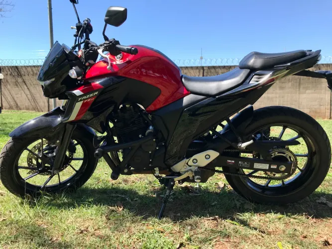 Fazer FZ25 250cc YAMAHA
