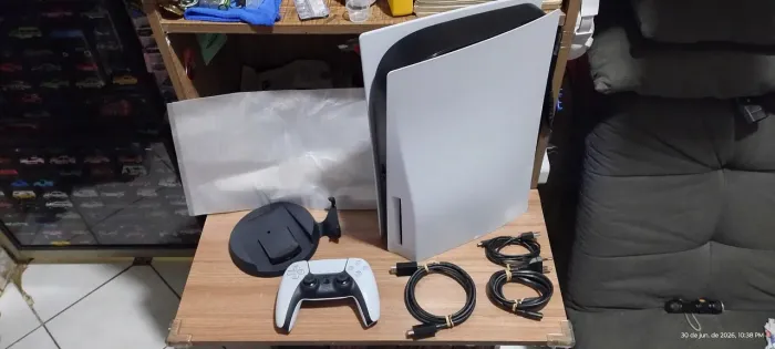 Playstation 5 standart (FAT) com leitor 2 controle e 4 jogos