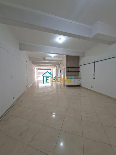 Galpão / Salão Comercial para Alugar  130m², Pé-Direito Alto e Excelente Logística REF: L3