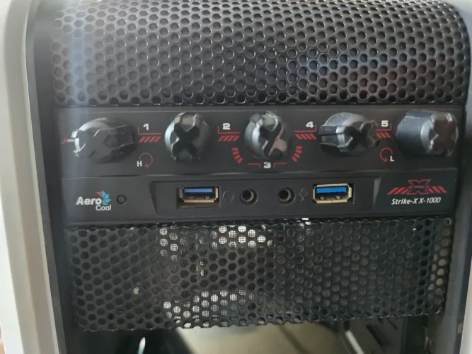 Gabinete Cooper Master branco aero cool