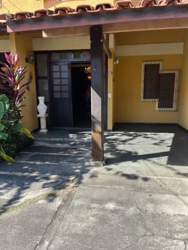 Celso Imóveis Prime aluga excelente casa em Mni Condomínio em Itaipu