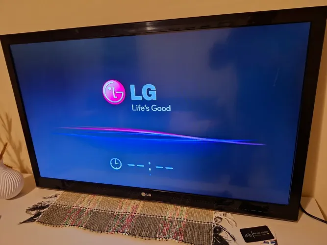 Vendo televisão 43"