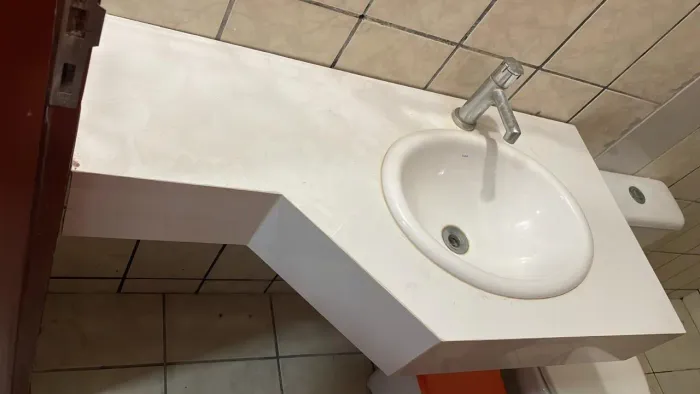 Vendo pia para banheiro em porcelanato