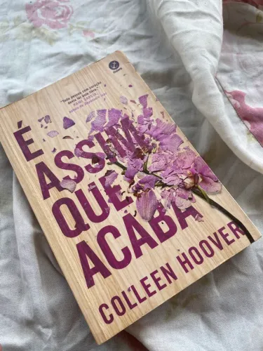 Livro é assim que acaba