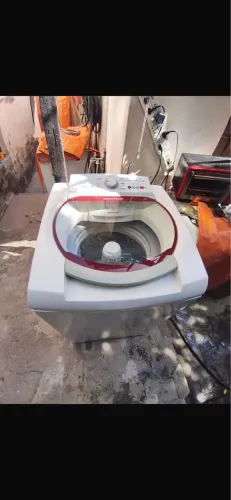 Máquina de lavar semi nova