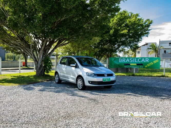 Volkswagen Fox Rock IN RIO 1.6 MI Total Flex 8V 5P 2014
