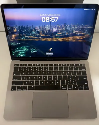 MacBook Air Retina 13" (2018) - Intel I5 8gb Ram Ssd | Prateado.