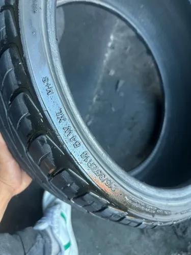 Pneu 215 35 r18