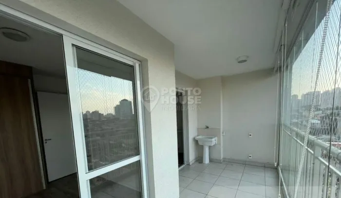 Studio para locação no bairro Ipiranga de 1 dormitório, 1 banheiro e 1 vaga