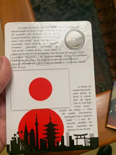 Moeda Da Sorte Japonesa No Estojo