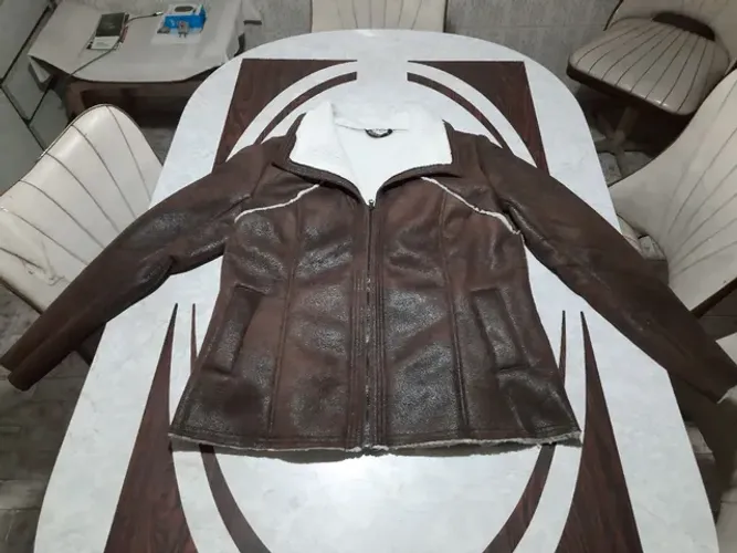 Jaqueta de Couro Ecológico Frist Lady - By Globe tam. G. sem uso. 