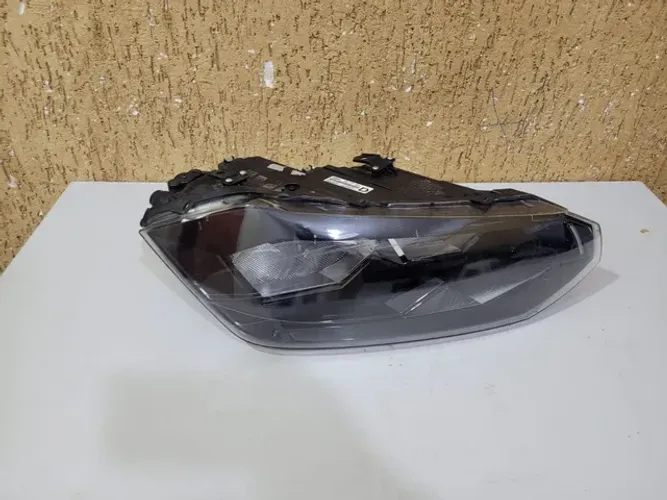Farol Direito Polo / Virtus 2017/2018/2019/2020/2021/2022