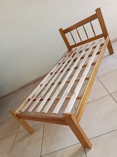 Cama de Solteiro de Madeira Rubin Nova na Promoção