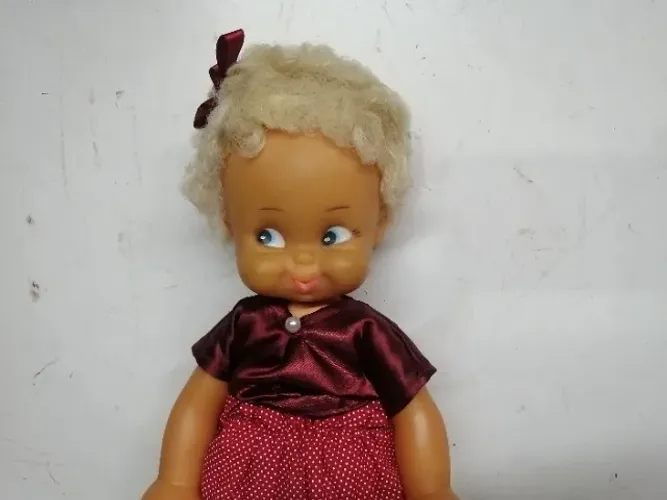 boneca antiga sem marca!