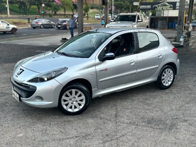 Peugeot 207 Quiksilver 1.4 Flex 8V 5P 2011