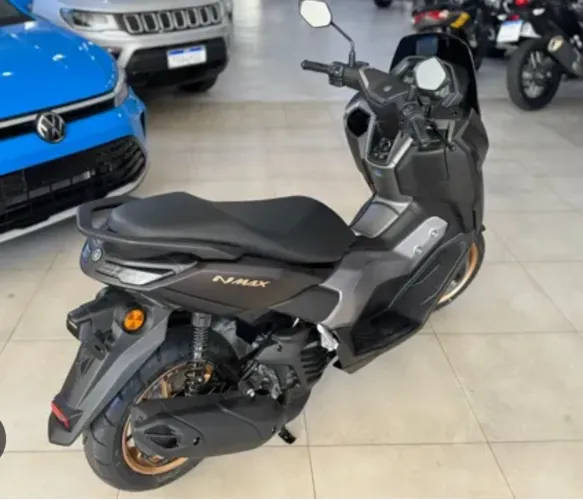 Moto 0km apenas 30km rodado 