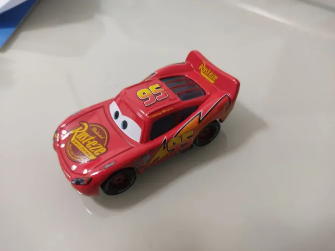 Relâmpago McQueen Carros Pixar em Metal 1:55  7,5cm 