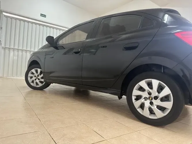 Chevrolet Onix Hatch LT 1.4 8V Flex Power Mec. 4P 2014