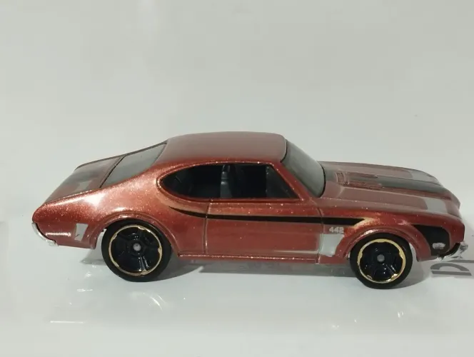 Miniatura Hot Wheels Oldsmobile 442