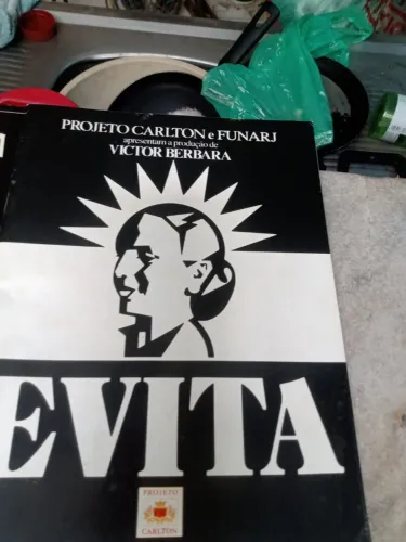 R$ 80 revistas, foldens, séc passado, elenco de estrelas.
