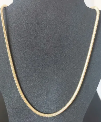 Gargantilha choker banhada a ouro lacraia 