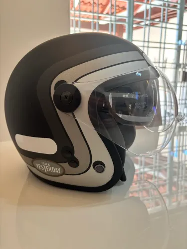 Capacete vintage desapego 