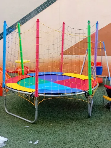 Trampolím infantil - Diversão garantida!
