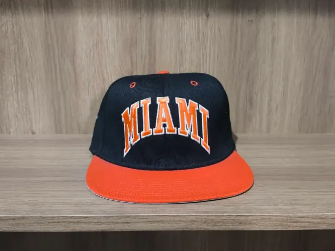 Boné Miami Hurricanes Tamanho Juvenil Anos 90(Made in USA) 