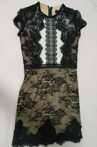 Vestido rendado Skazi