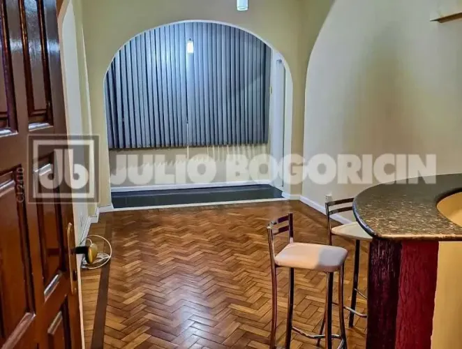 Apartamento : Padrão / Residencial / Glória