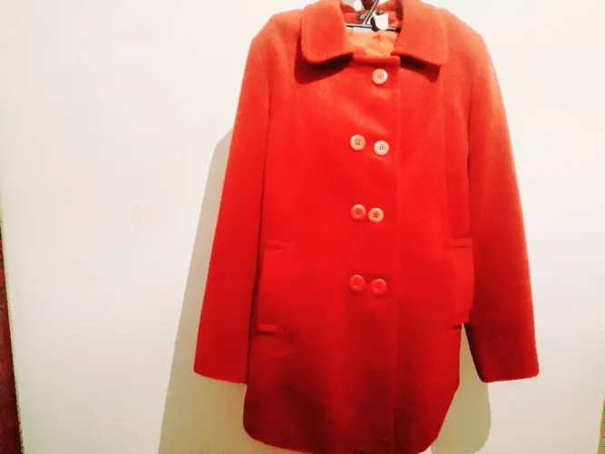 Casaco vermelho elegante