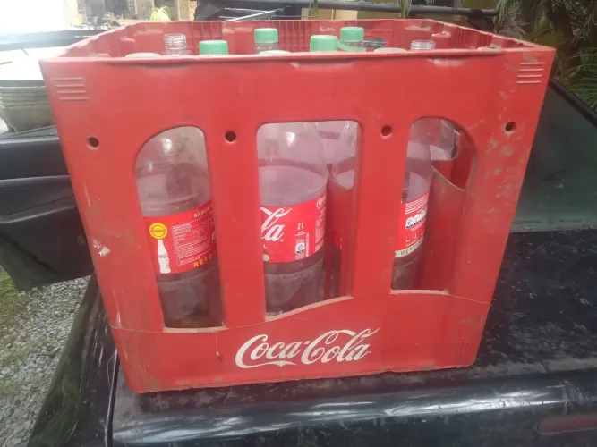 Caixa de Coca-Cola 2 litros retornável 
