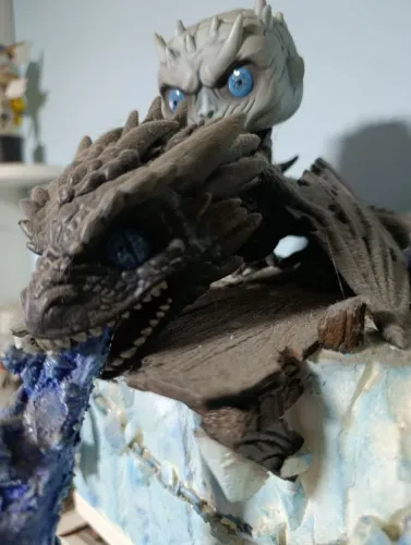 Funko pop Viserion com o Rei da noite