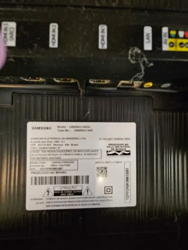 TV com tela quebrada