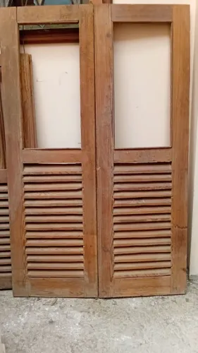 Janelas em Pinho de Riga com Venezianas