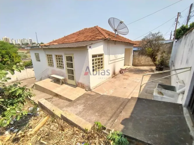 Compre Casa em Vila Costa do Sol - São Carlos
