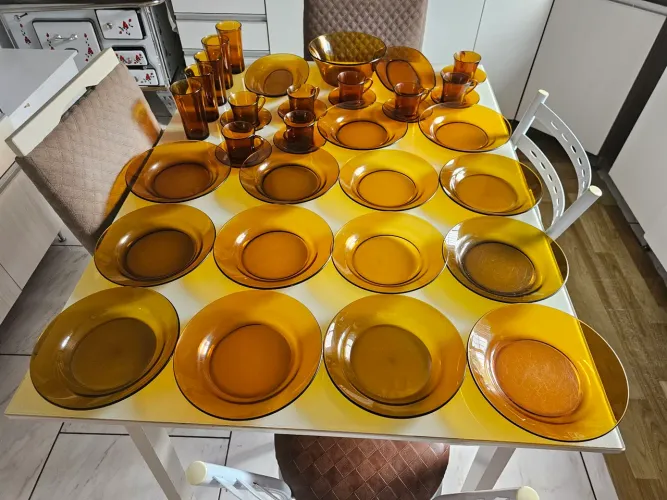 Conjunto Vintage de Vidro Âmbar duralex - Década de 80 | mais de 30 Peças Raras