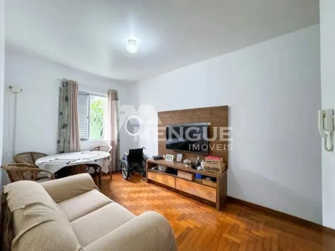 Apartamento térreo com 2 quartos e 1 vaga de garagem à venda no São Sebastião em Porto Ale
