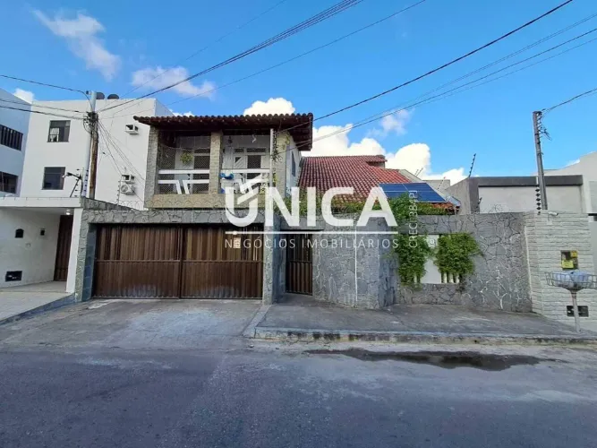 Compre Casa no Bairro Inácio Barbosa