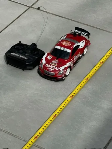 Carrinho de drift semi-pro.