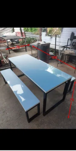 Mesa de Jantar com Bancos