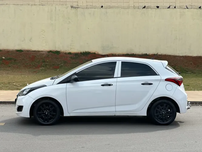 Hyundai HB20 Unique 1.0 Flex 12V Mec. 2019